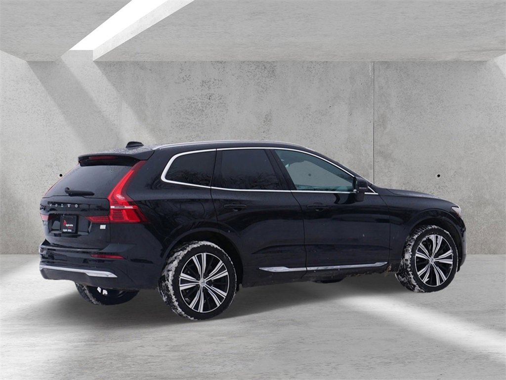 Used 2022 Volvo XC60 T8 Inscription w/ Advanced Package image 3