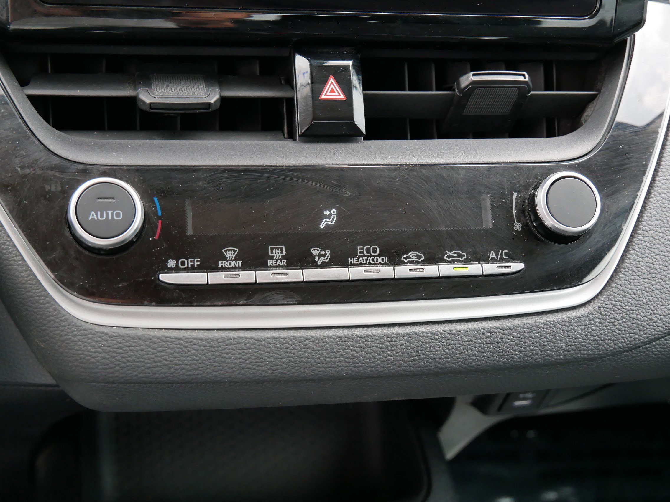 Used 2023 Toyota Corolla LE FWD image 23