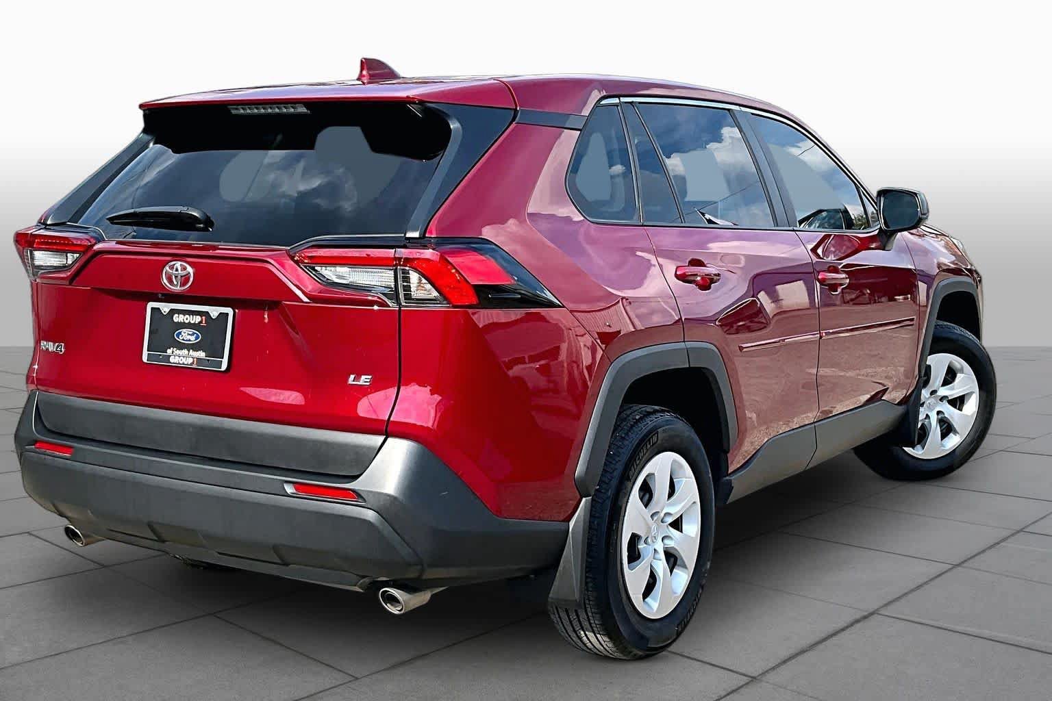 Used 2025 Toyota RAV4 LE FWD image 13
