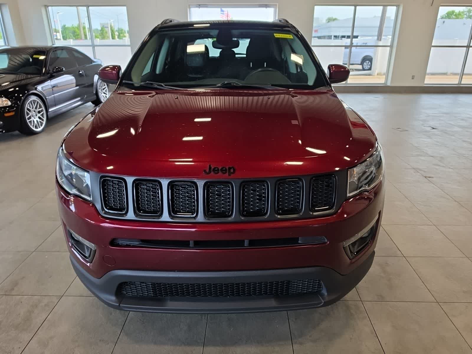 Used 2021 Jeep Compass Latitude w/ Sun and Sound Group AWD/4WD image 3