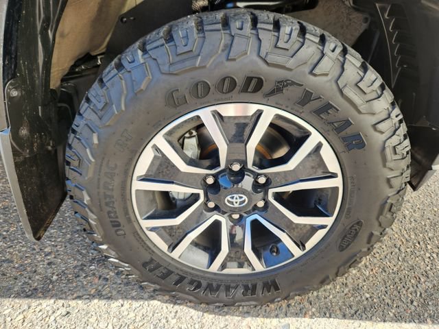 Used 2022 Toyota Tacoma TRD Sport w/ Technology Package AWD/4WD image 22