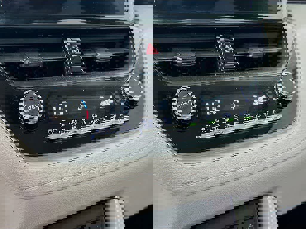 Used 2023 Toyota Corolla Cross LE image 21