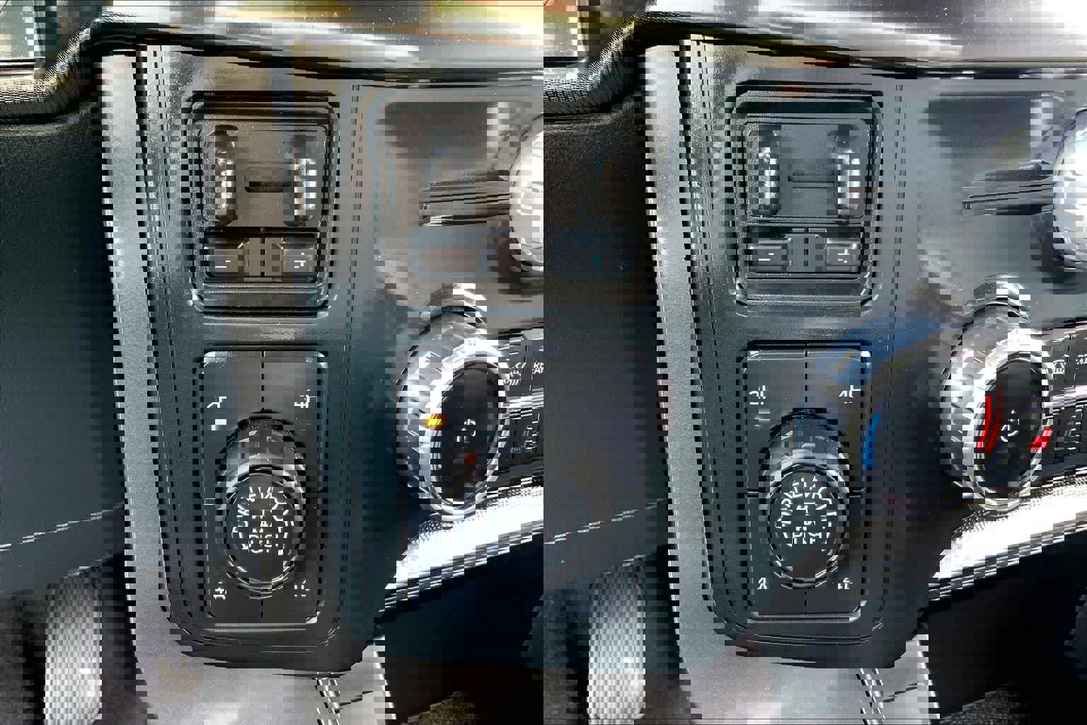 Certified 2024 Ford F150 Lariat w/ Bed Utility Package image 31