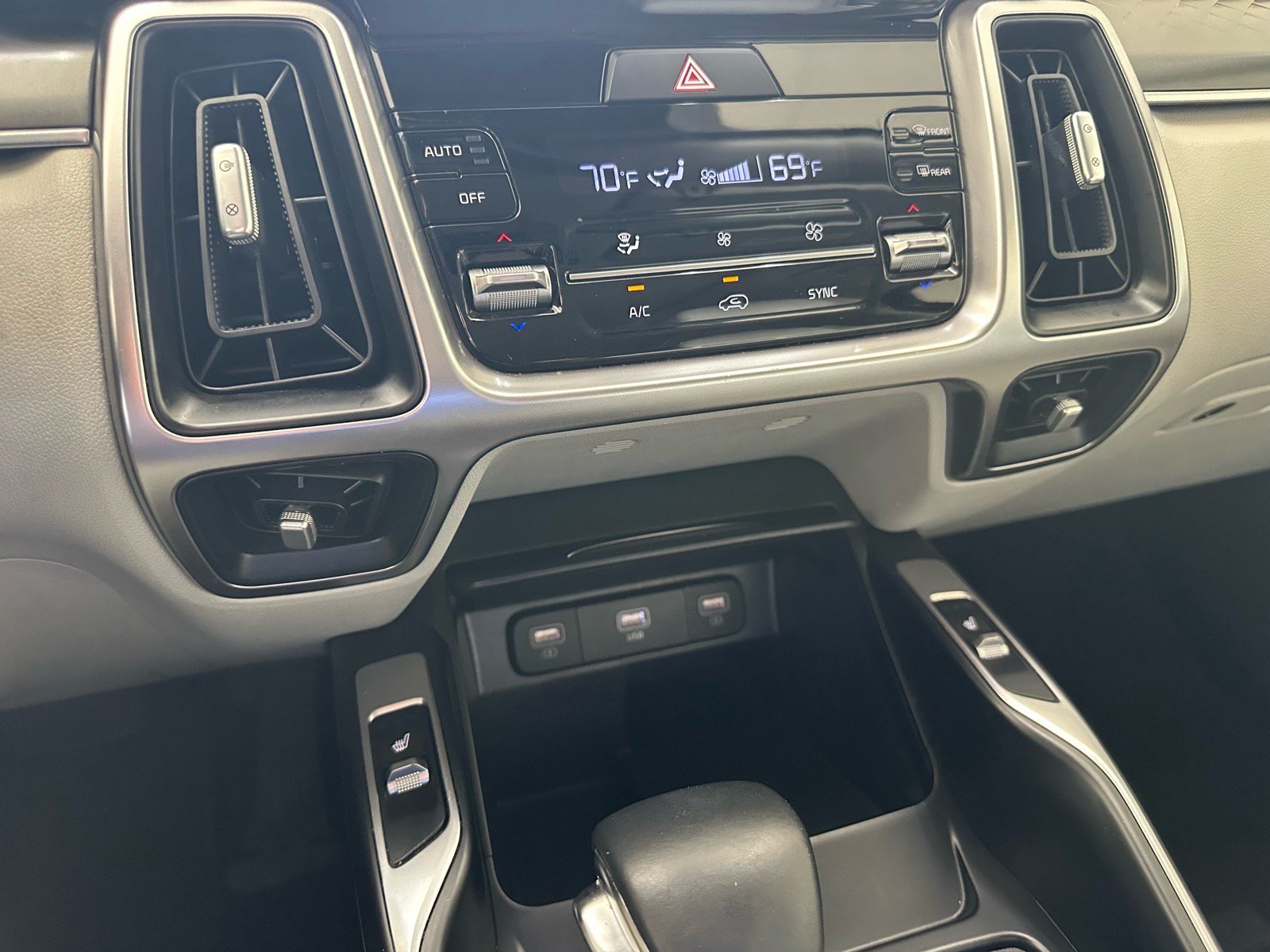Used 2022 Kia Sorento S w/ Panoramic Sunroof Package FWD image 38