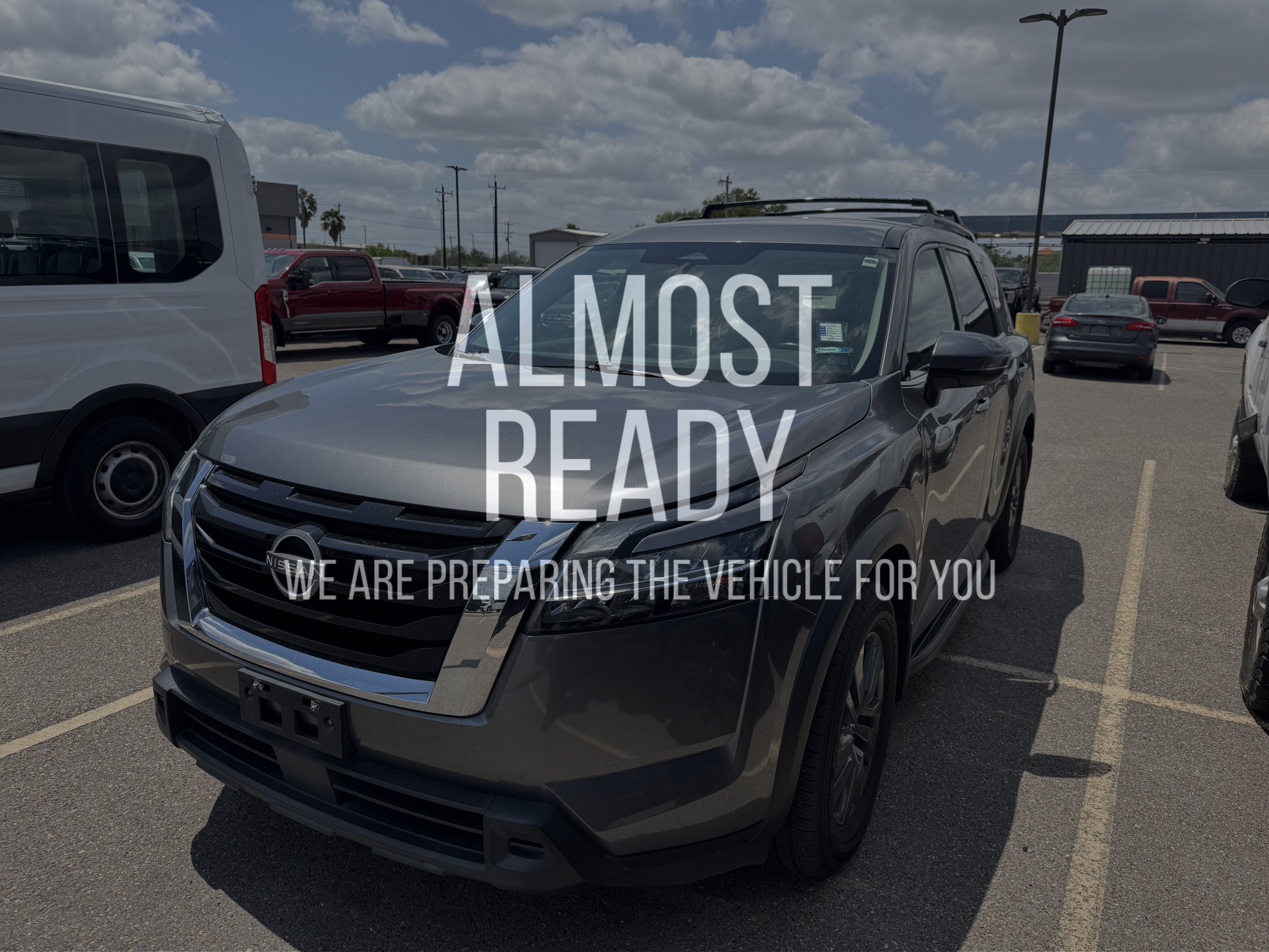 Used 2022 Nissan Pathfinder SV FWD image 2