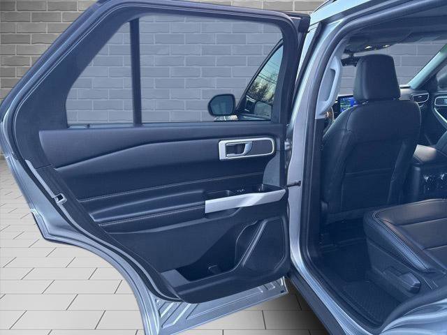 Certified 2022 Ford Explorer XLT w/ Equipment Group 202A image 12