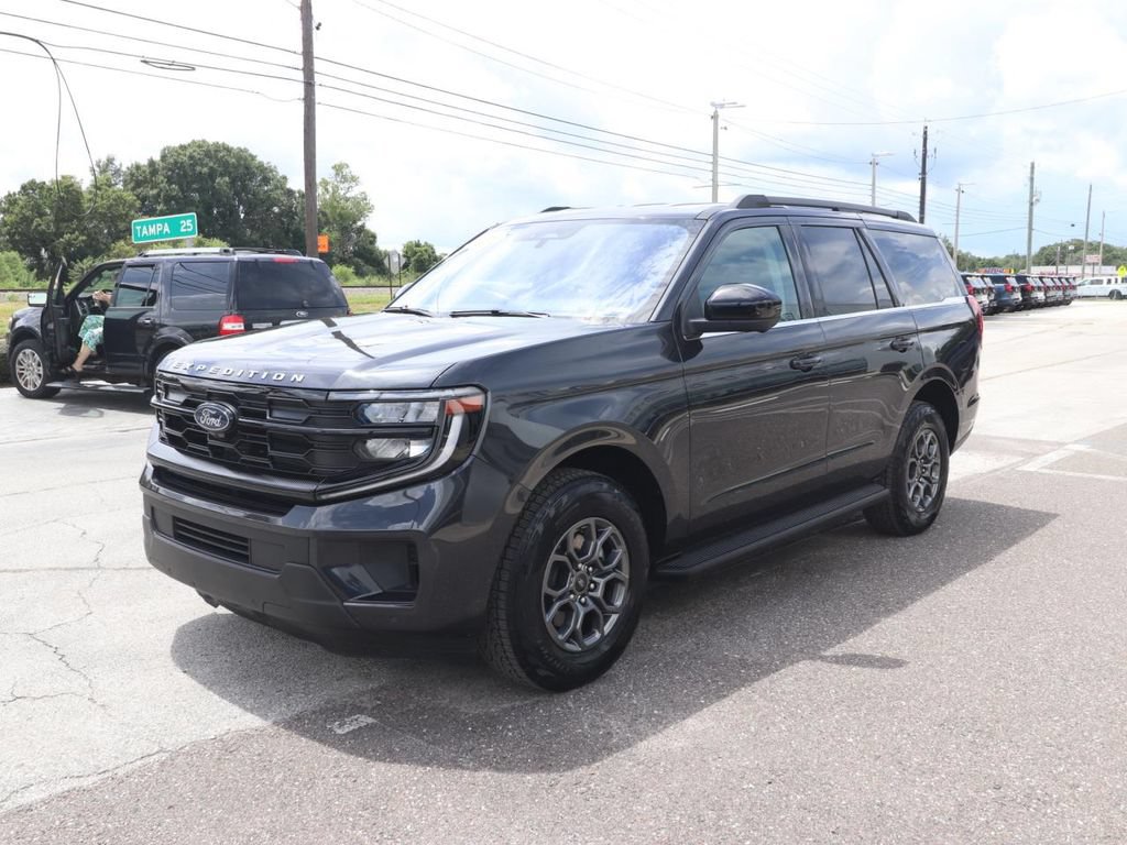 Certified 2025 Ford Expedition Active RWD image 5