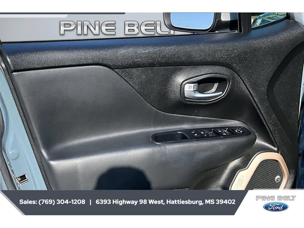 Used 2017 Jeep Renegade Limited AWD/4WD image 17