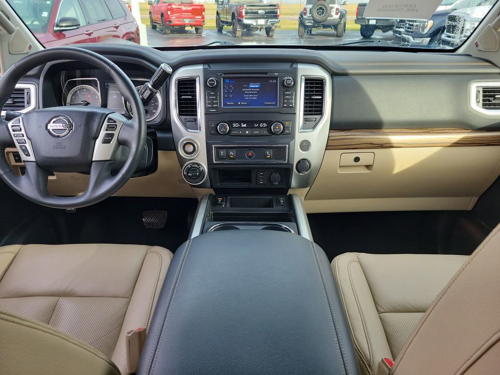 Used 2017 Nissan Titan SL image 11