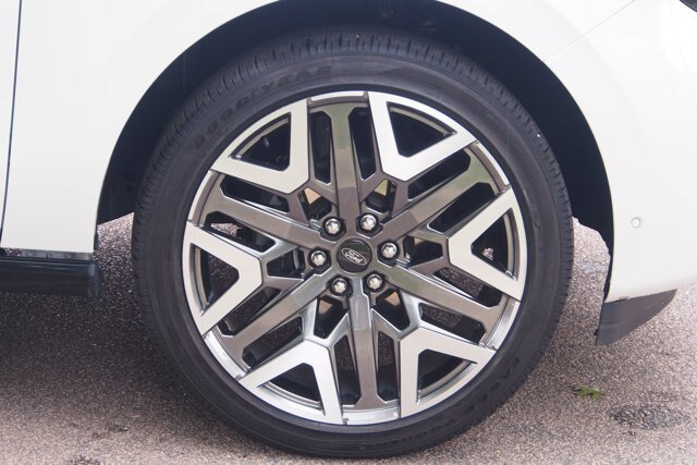 Certified 2025 Ford Expedition Max Platinum w/ Platinum Ultimate Package AWD/4WD image 9