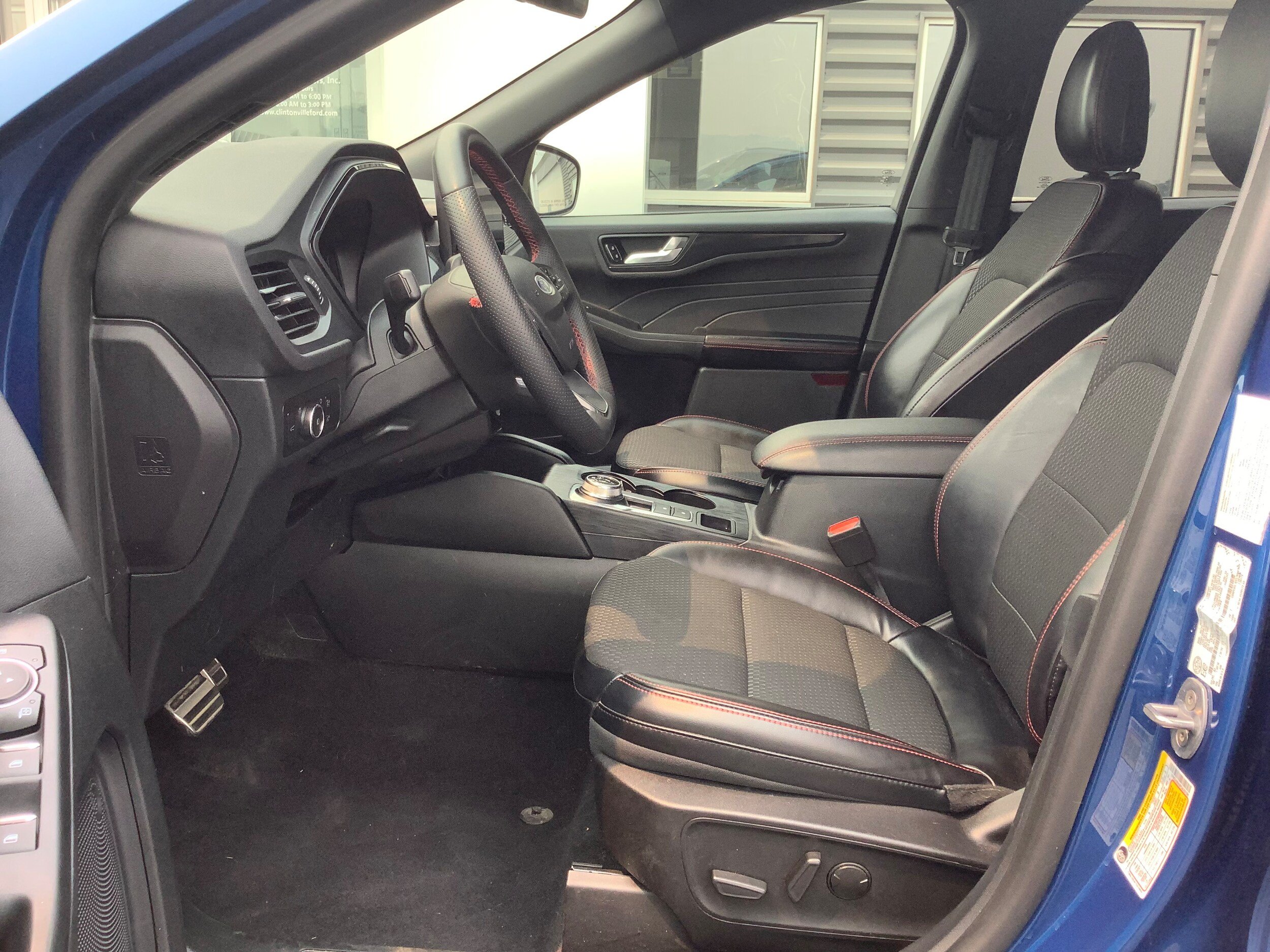 Certified 2023 Ford Escape ST-Line Select w/ Tech Pack #1 AWD/4WD image 8