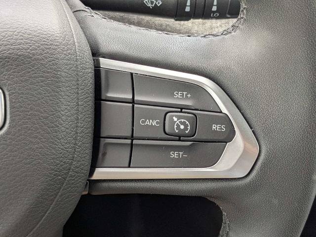 Used 2025 Jeep Compass Latitude AWD/4WD image 27