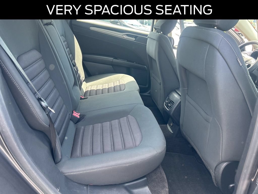 Certified 2017 Ford Fusion SE w/ Fusion SE Technology Package FWD image 21