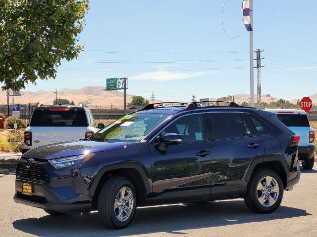 Used 2022 Toyota RAV4 XLE w/ XLE Grade Weather Package AWD/4WD image 7
