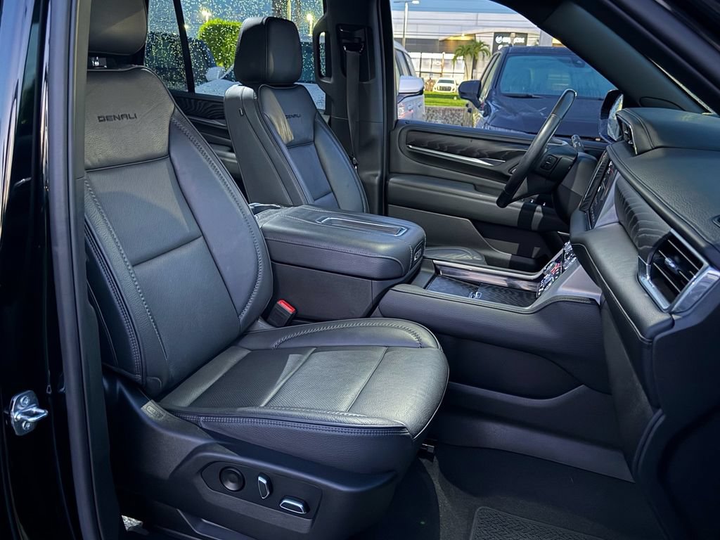 Used 2022 GMC Yukon Denali w/ Max Trailering Package AWD/4WD image 17
