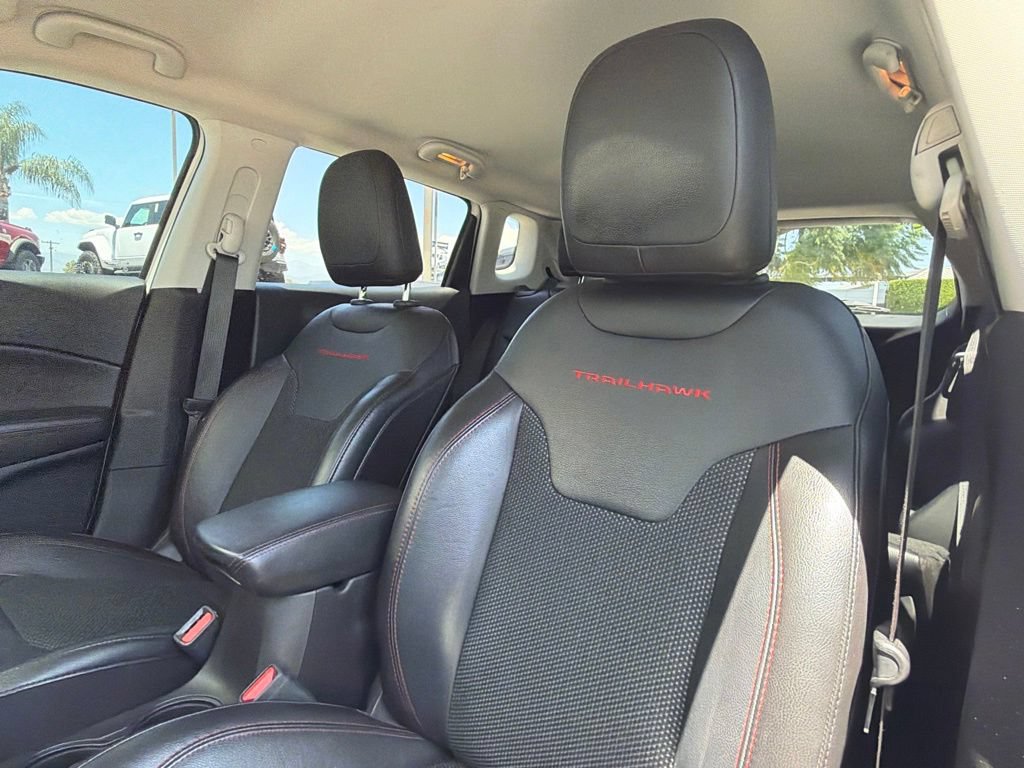 Used 2020 Jeep Compass Trailhawk AWD/4WD image 23