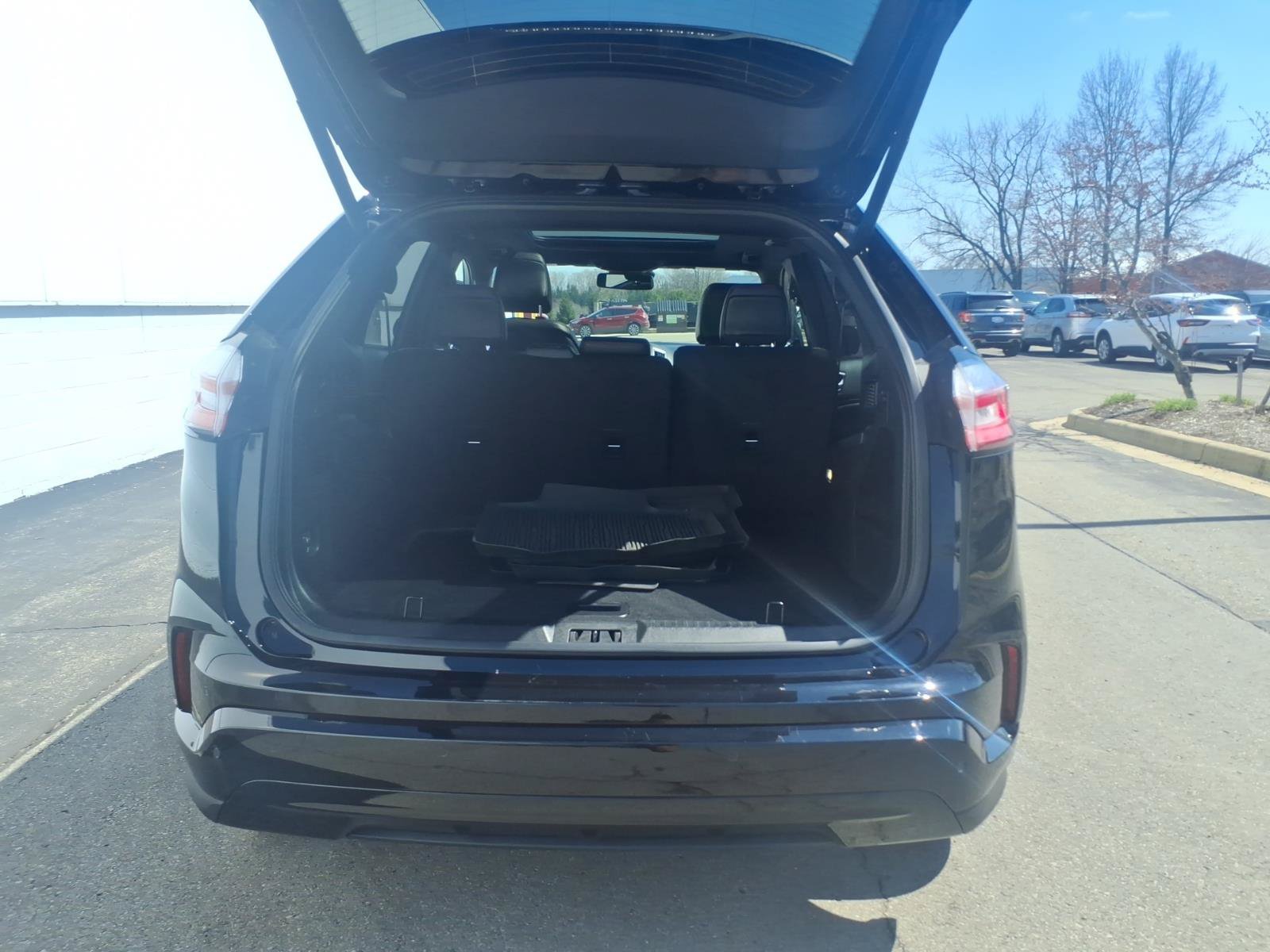 Certified 2024 Ford Edge ST-Line AWD/4WD image 7