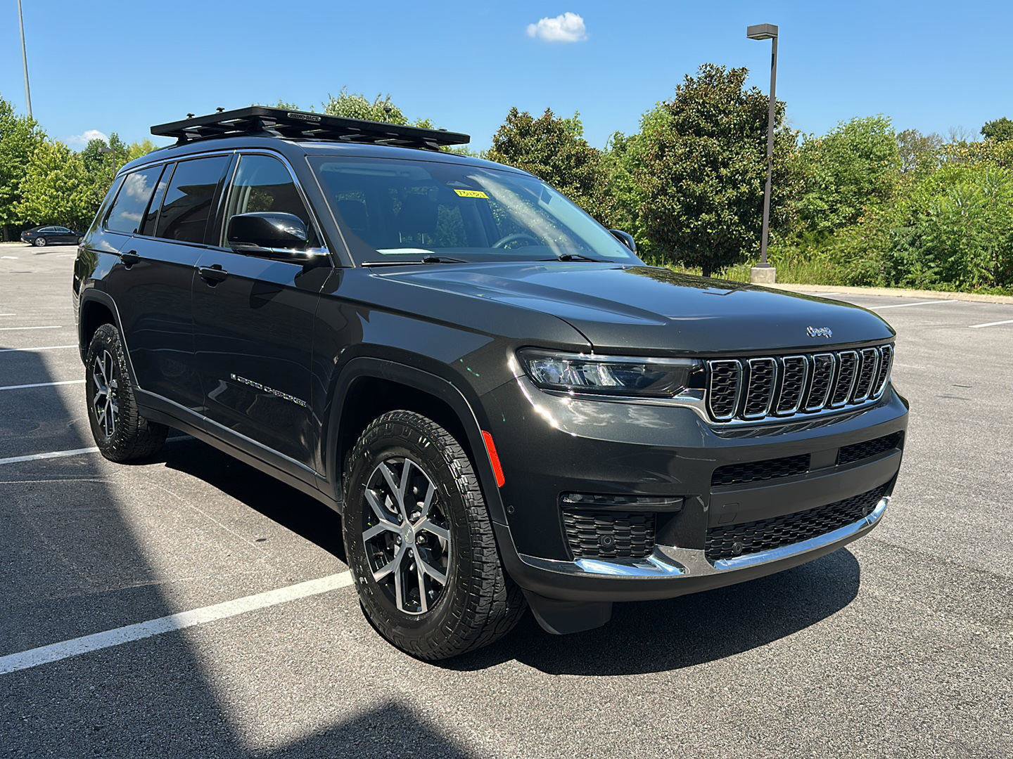 Used 2023 Jeep Grand Cherokee L Limited w/ Luxury Tech Group II AWD/4WD image 8