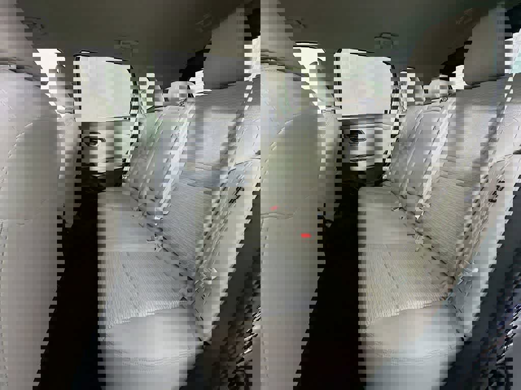 Used 2023 Nissan Rogue SV image 14