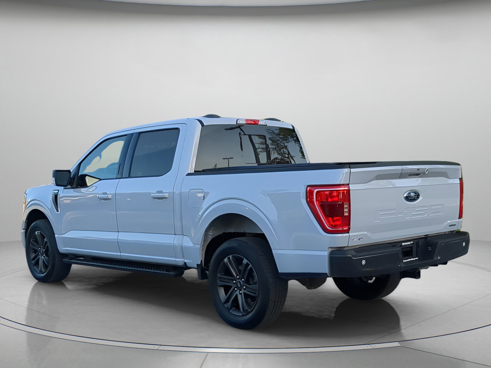 Certified 2022 Ford F150 XLT w/ Equipment Group 302A High image 17