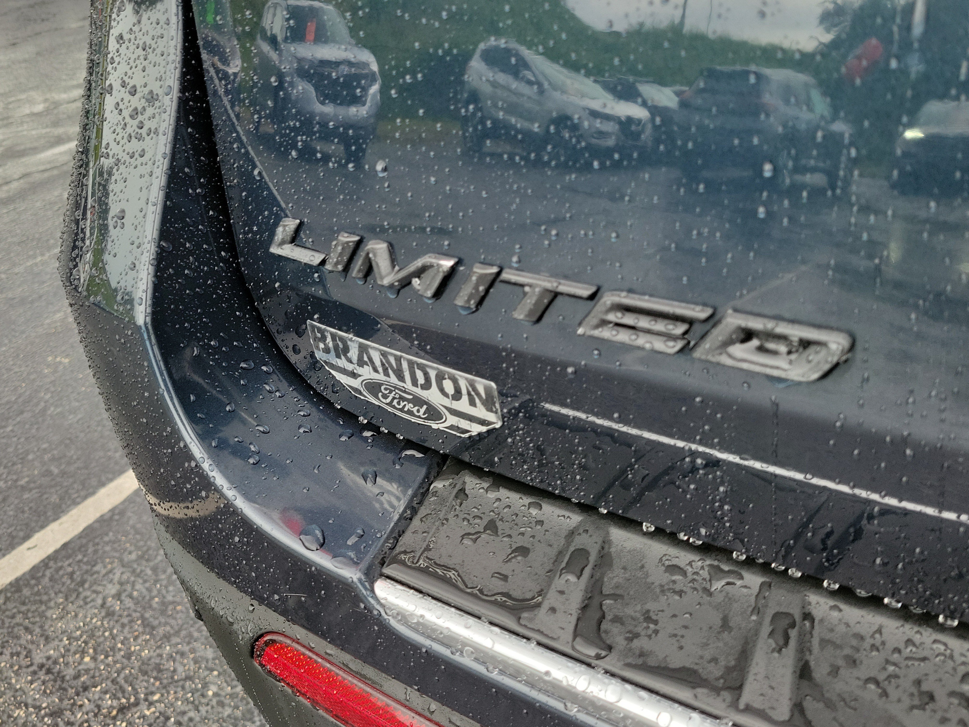 Certified 2023 Ford Explorer Limited w/ Limited Technology Package RWD image 9
