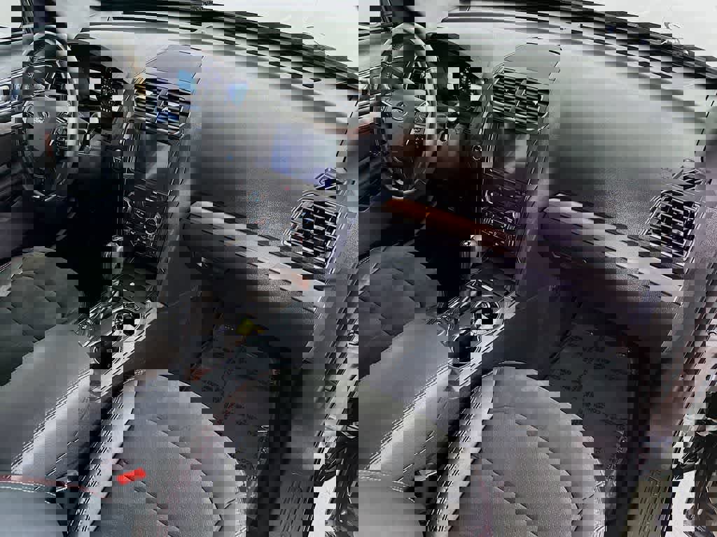 Certified 2019 Ford Explorer XLT w/ Equipment Group 202A image 34