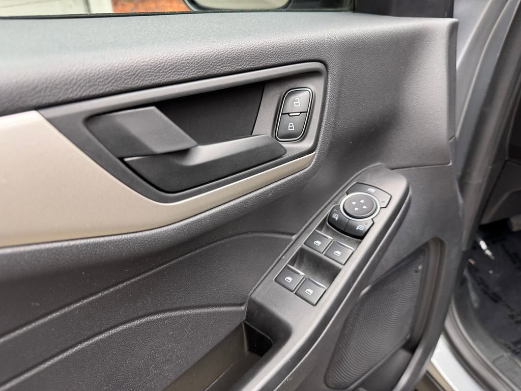 Certified 2022 Ford Escape SE w/ Convenience Package image 11