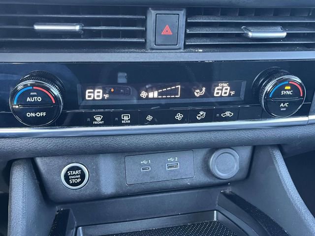 Used 2023 Nissan Rogue SV image 14