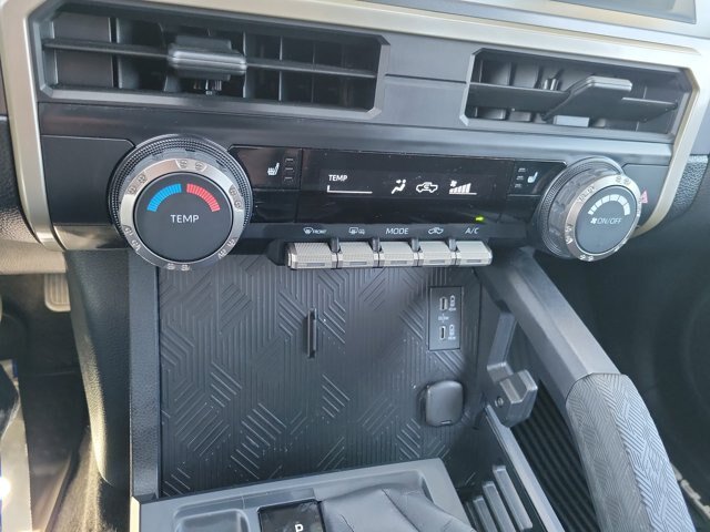 Used 2025 Toyota Tacoma SR5 AWD/4WD image 18