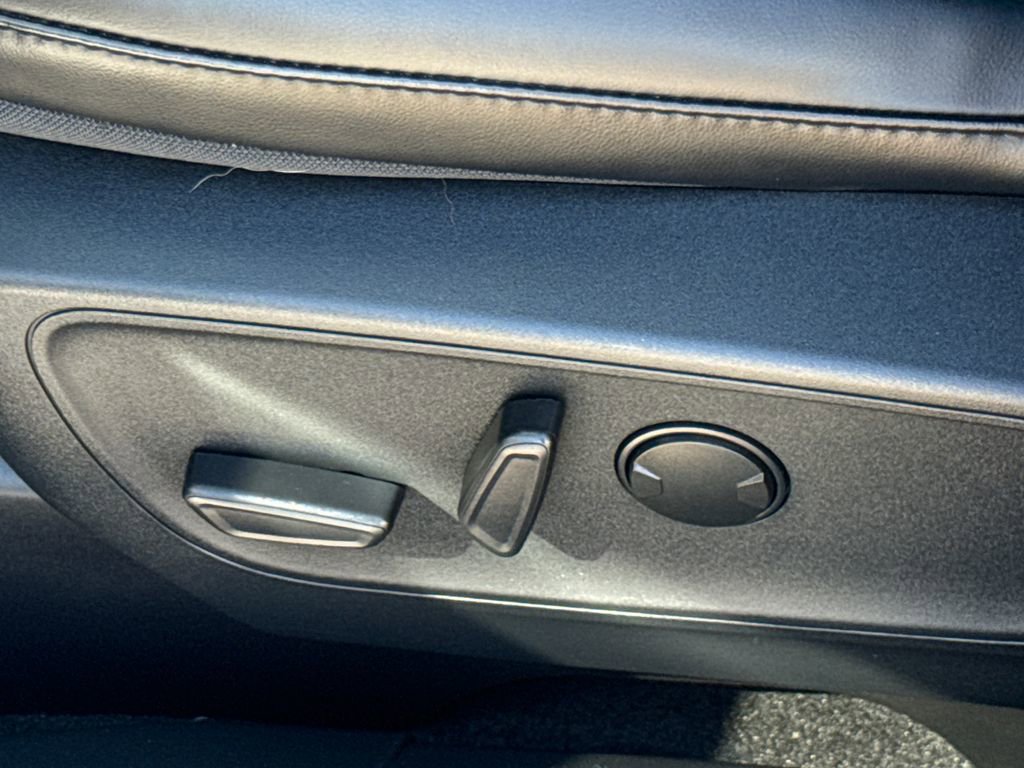 Certified 2025 Ford Escape ST-Line w/ Equipment Group 301A image 24