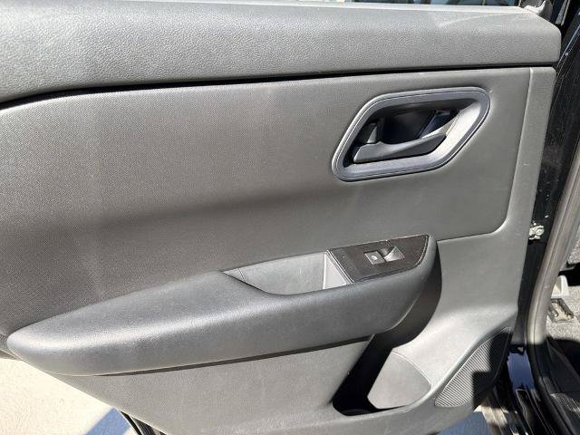 Used 2024 Nissan Rogue S FWD image 10