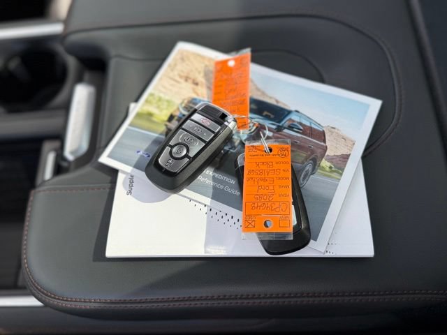 Certified 2025 Ford Expedition Active AWD/4WD image 6