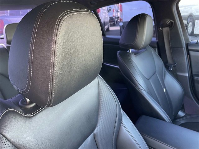 Used 2023 BMW 330i Sedan w/ Driving Assistance Package image 35