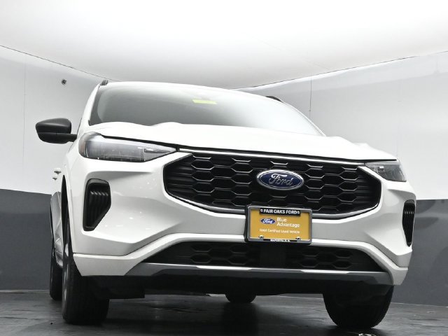 Certified 2024 Ford Escape ST-Line w/ Tech Pack #1 AWD/4WD image 38