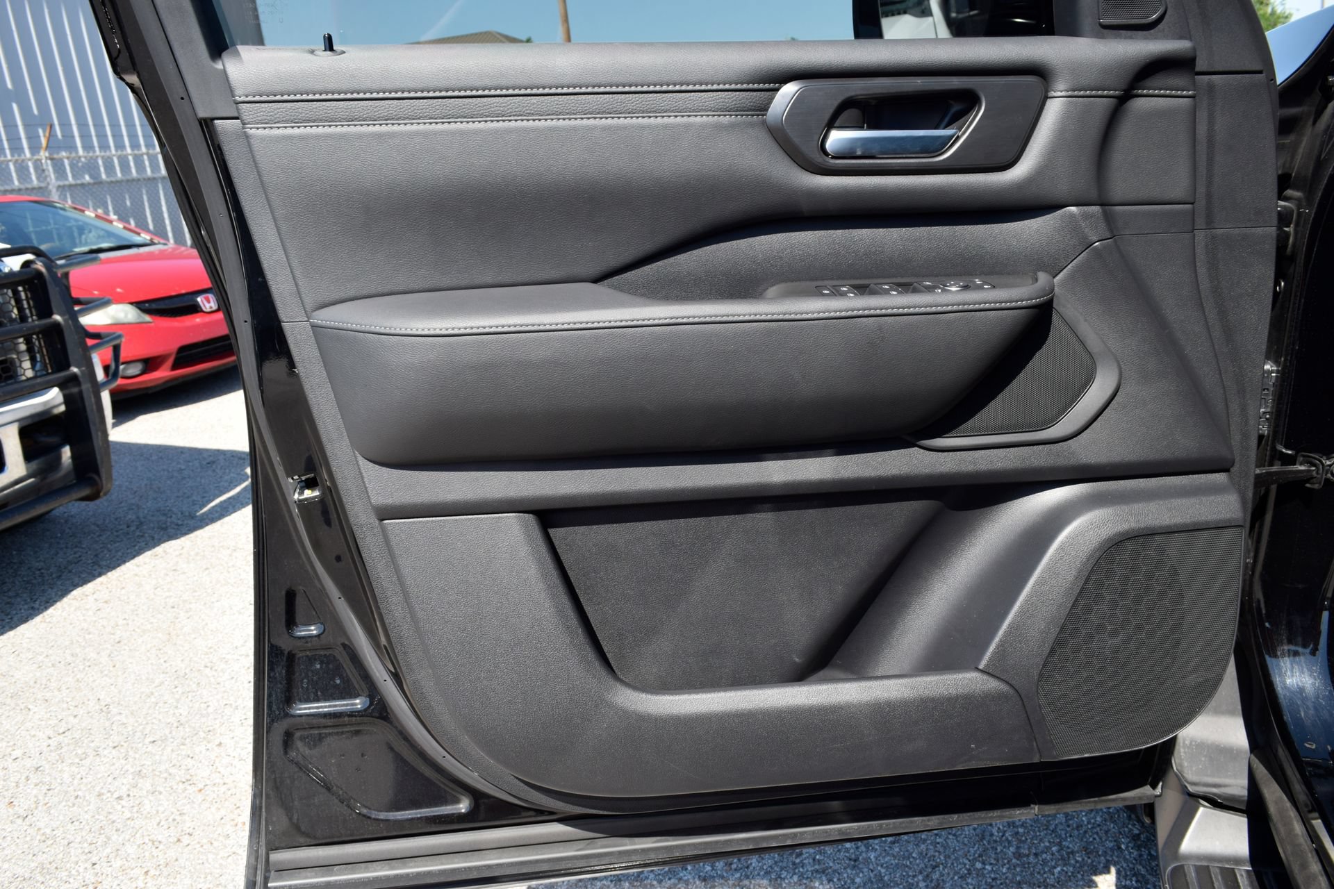Used 2025 Nissan Armada SV RWD image 19