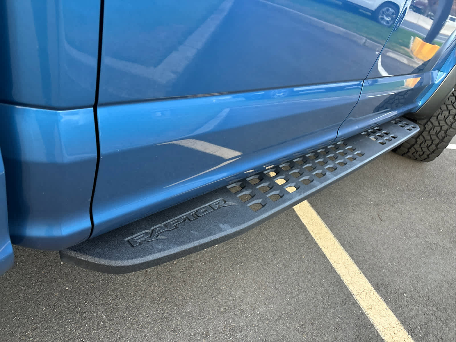 Certified 2019 Ford F150 Raptor w/ Equipment Group 802A Luxury image 38