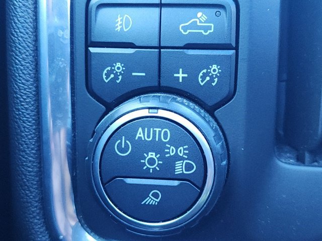 Used 2019 Chevrolet Silverado 1500 High Country w/ Technology Package AWD/4WD image 30