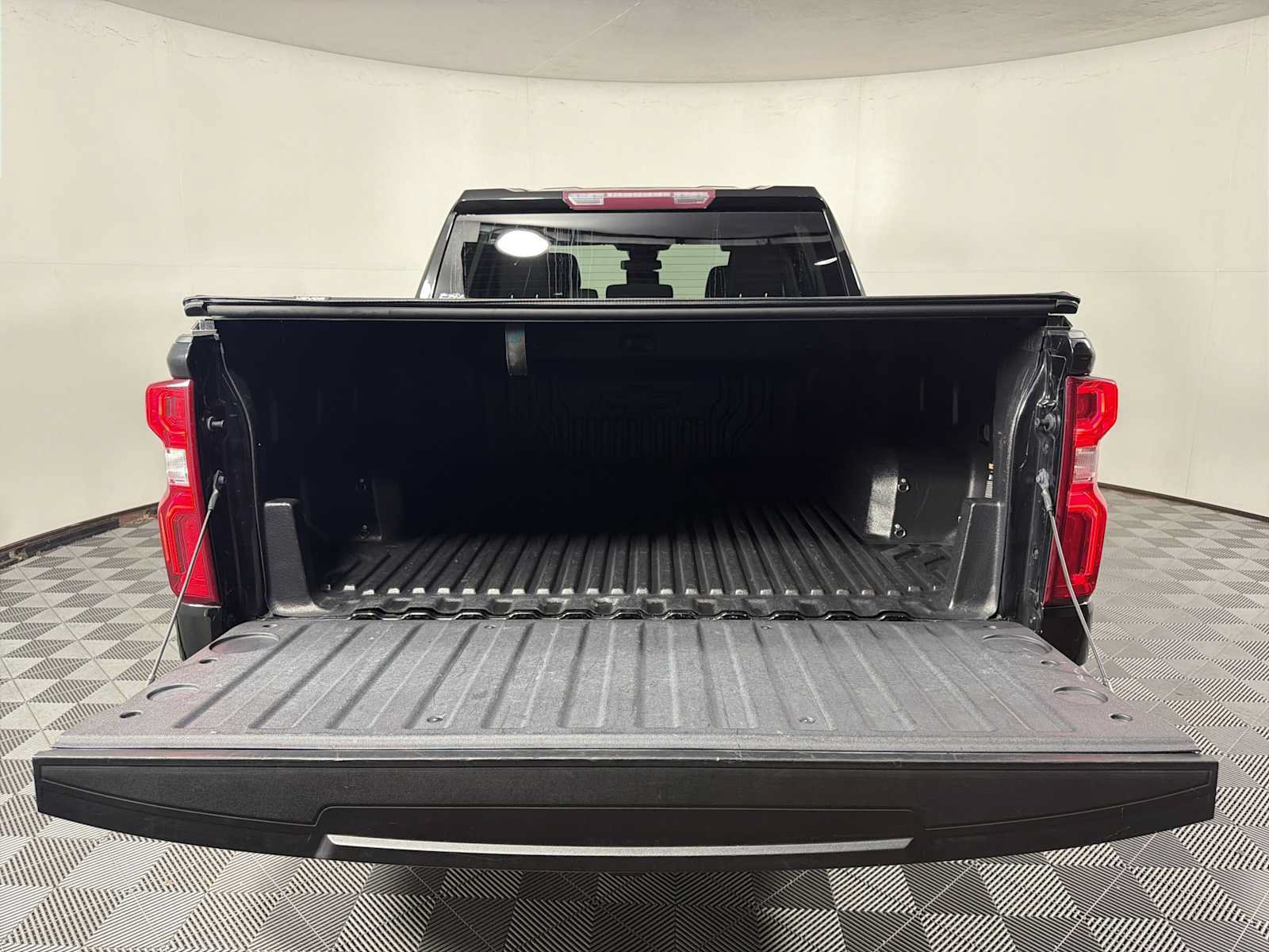 Used 2023 Chevrolet Silverado 1500 RST RWD image 21