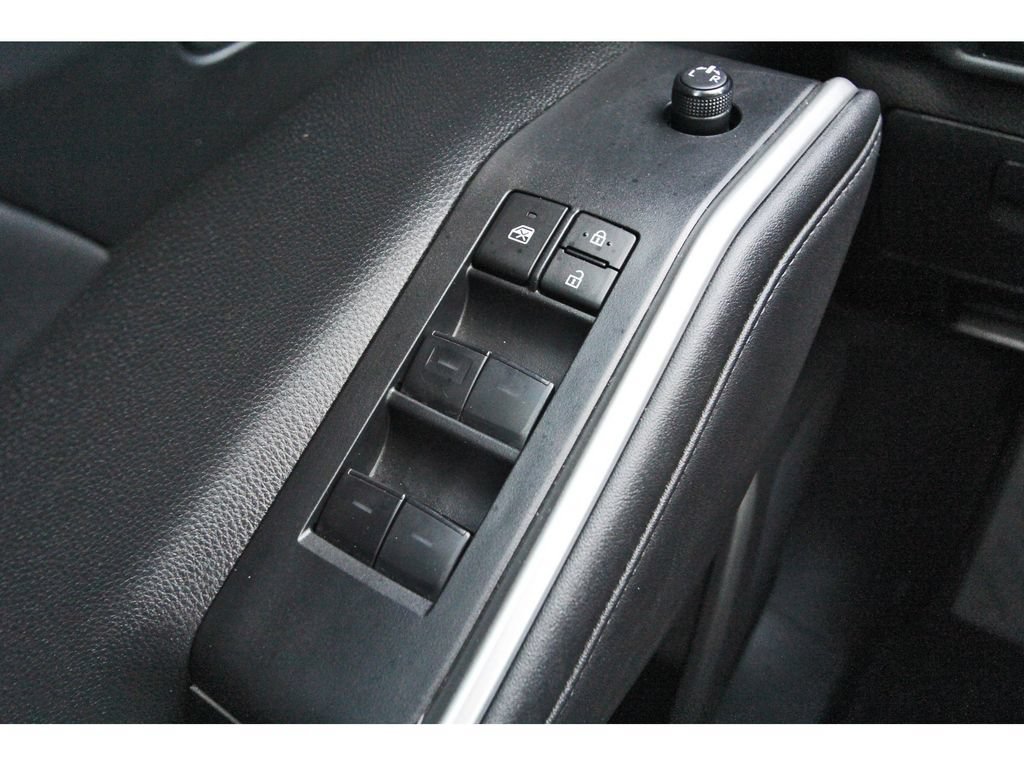 Used 2024 Toyota Highlander XSE FWD image 22