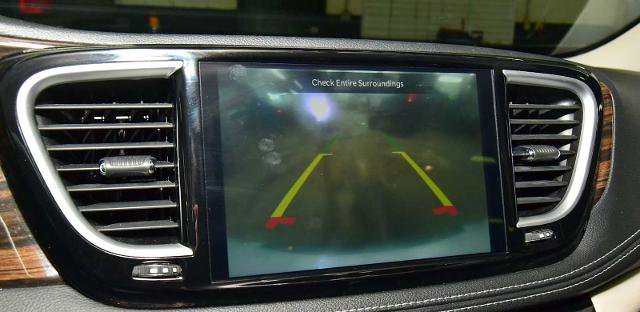 Used 2023 Chrysler Pacifica Limited image 22