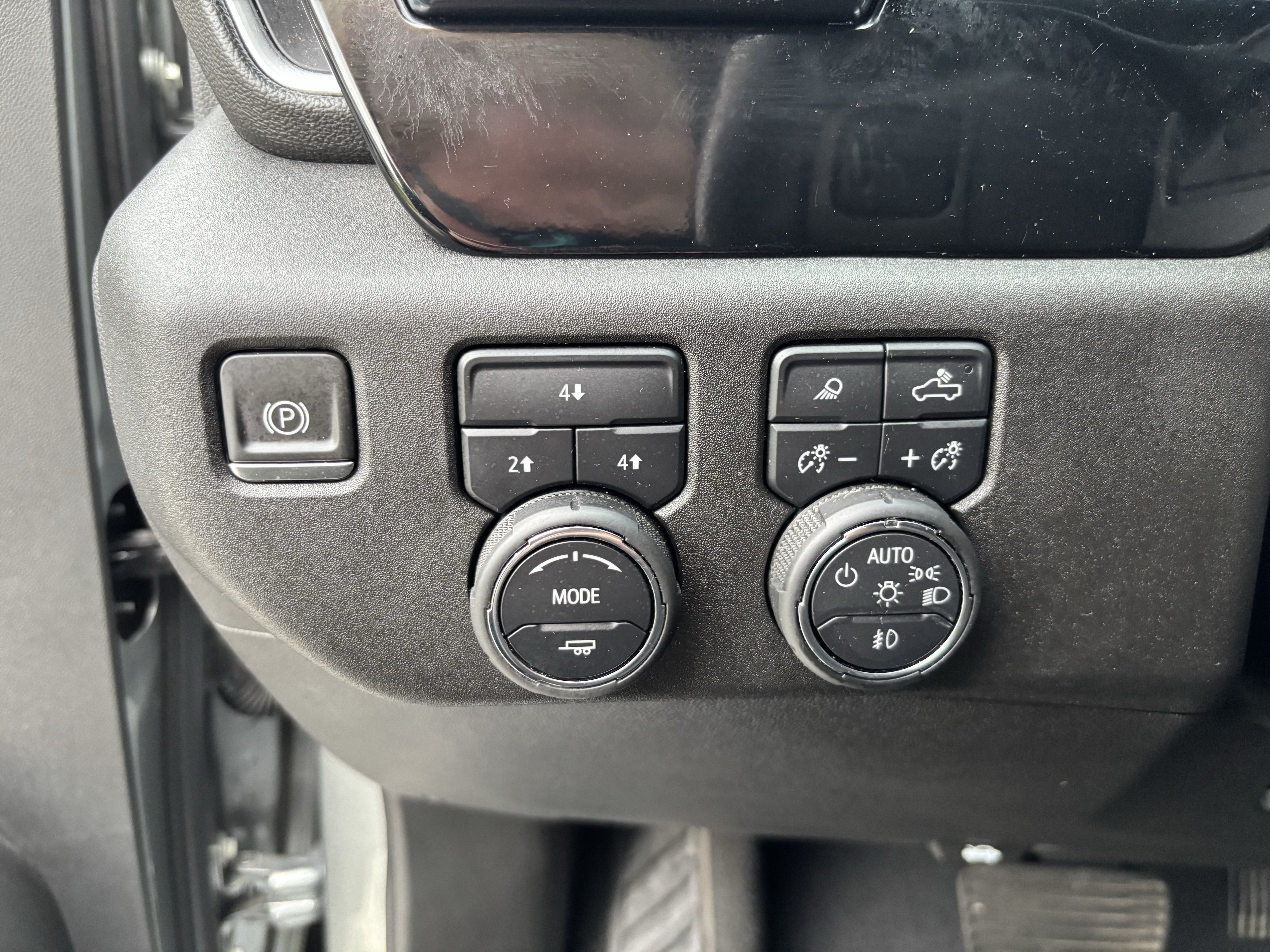 Used 2024 Chevrolet Silverado 2500 LT w/ All Star Edition AWD/4WD image 11