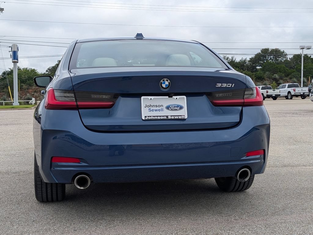 Used 2023 BMW 330i Sedan w/ Driving Assistance Package RWD image 6
