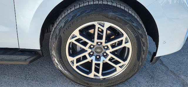 Certified 2025 Ford Expedition Active AWD/4WD image 8