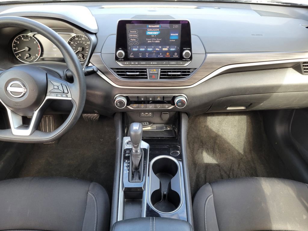 Used 2024 Nissan Altima 2.5 SV image 14