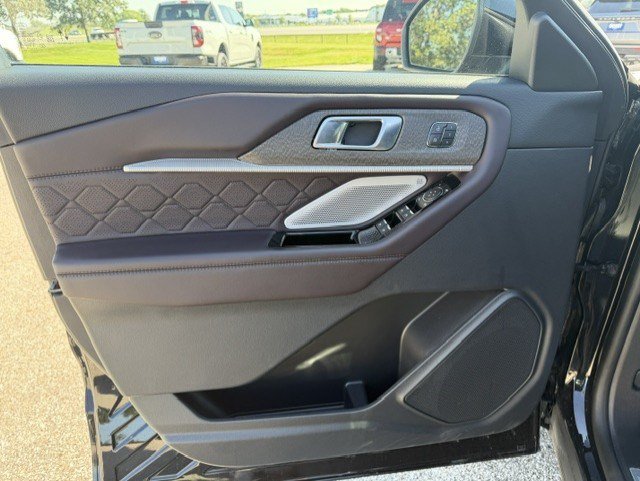 Certified 2025 Ford Explorer Platinum w/ LUX Leather Package AWD/4WD image 10