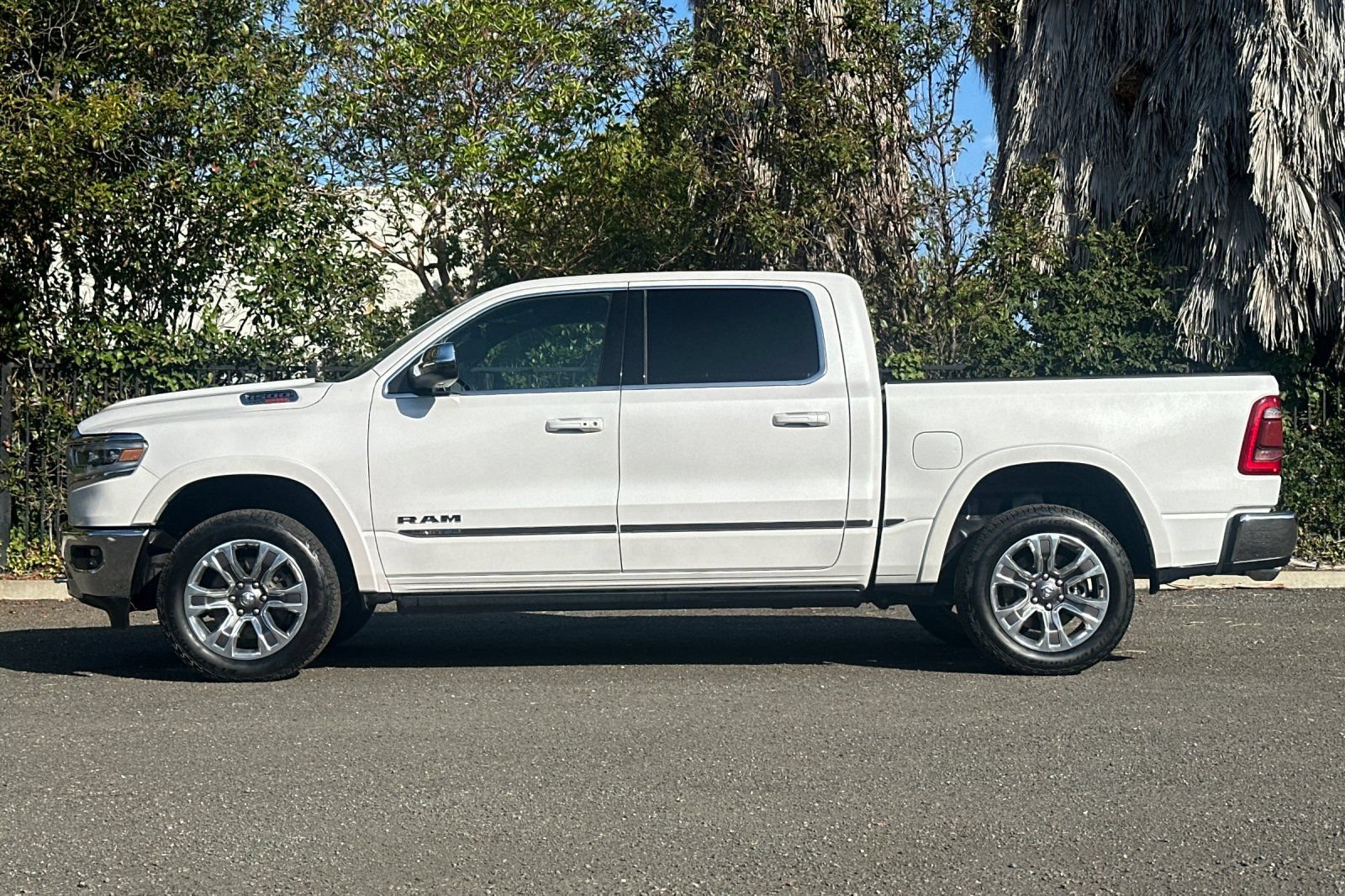 Used 2023 RAM 1500 Limited AWD/4WD image 7