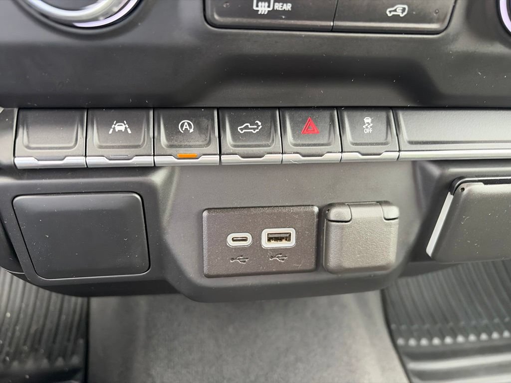 Used 2022 Chevrolet Silverado 1500 Custom AWD/4WD image 18