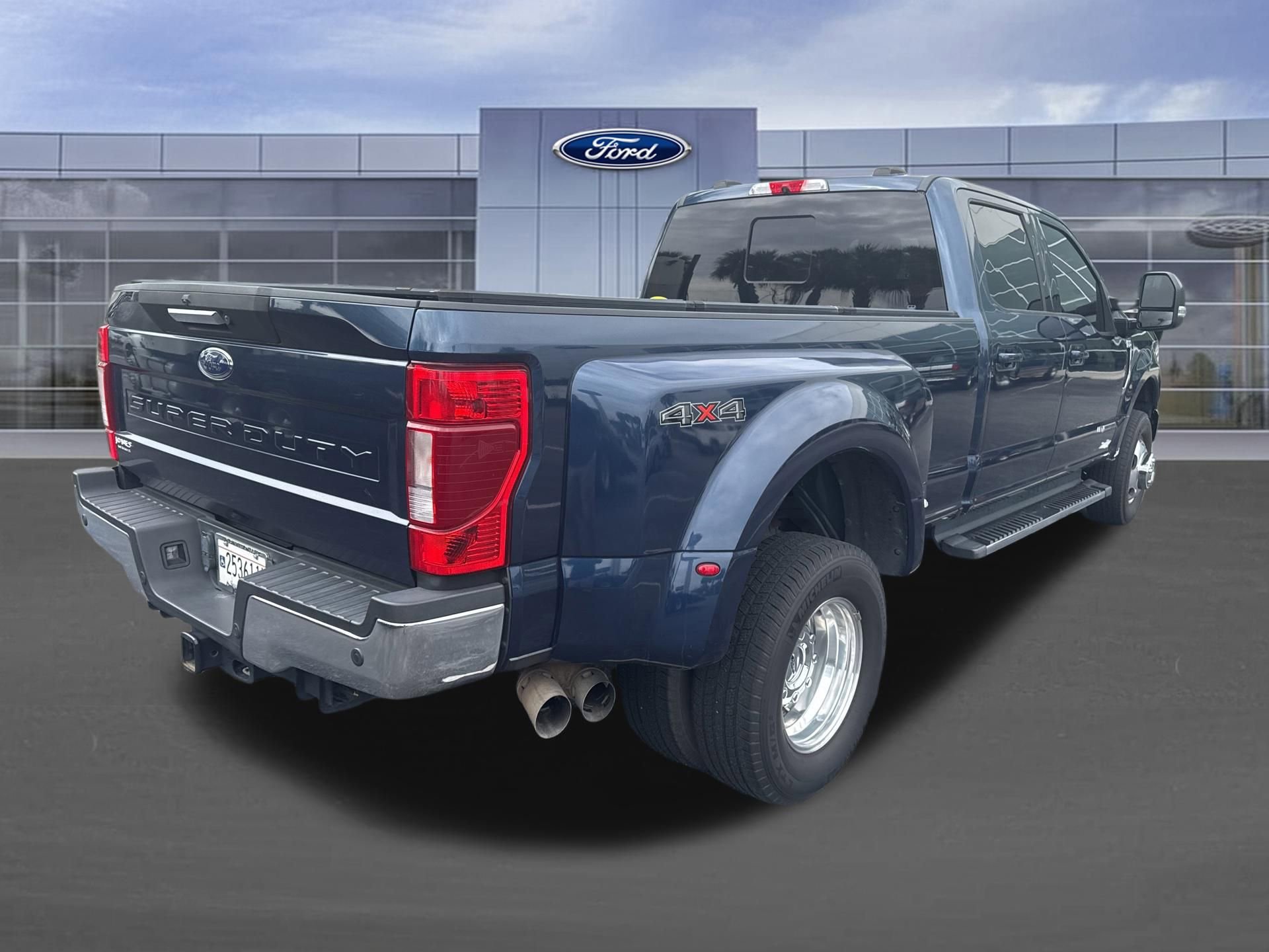 Certified 2020 Ford F350 Lariat w/ Lariat Value Package AWD/4WD image 4