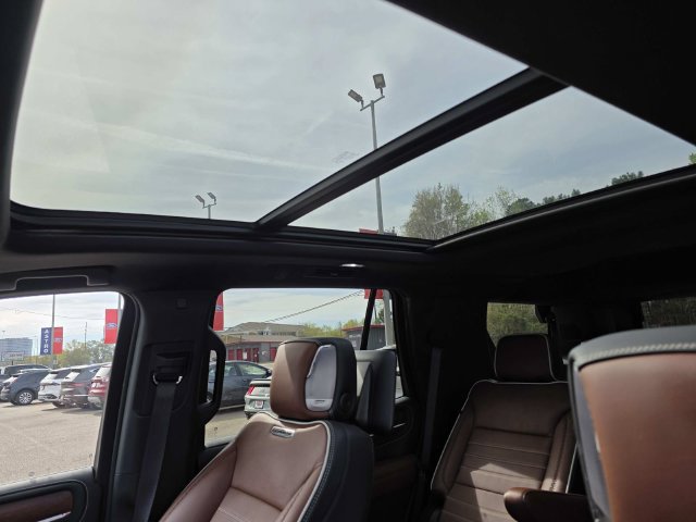 Used 2024 GMC Yukon Denali Ultimate AWD/4WD image 13