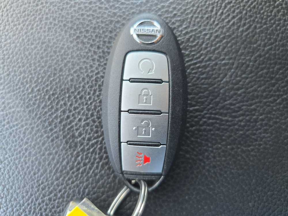 Used 2017 Nissan Titan PRO-4X AWD/4WD image 22